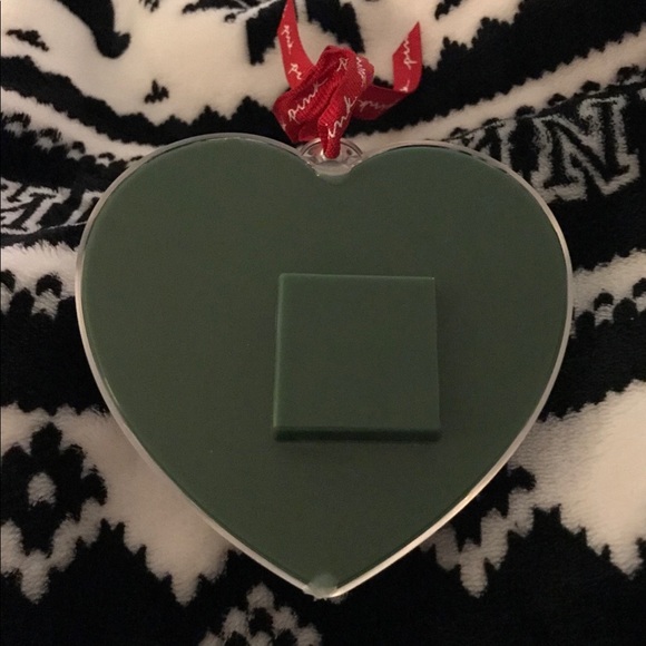 ♥️NEW VS PINK CHRISTMAS BLINKING HEART FROM HOLIDAY 2021♥️ - Picture 4 of 4